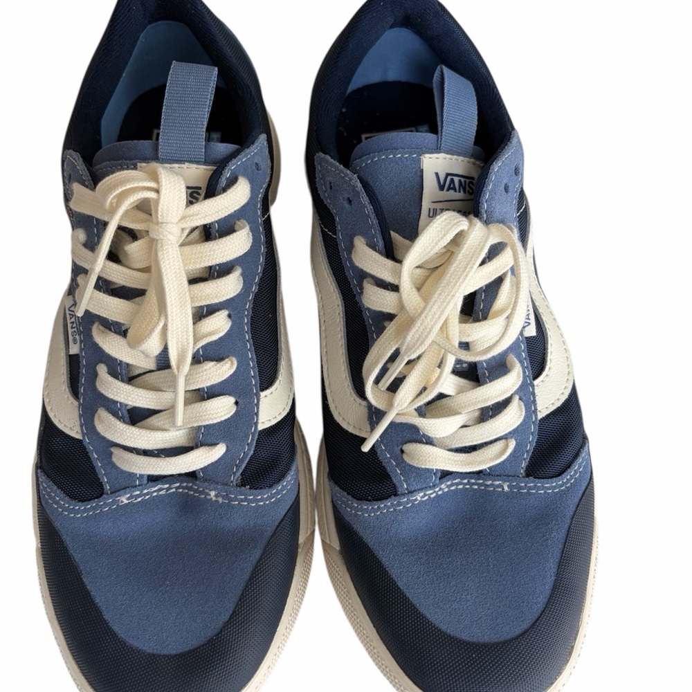 Vans Ultra Range mens sneaker in blue. Size 9